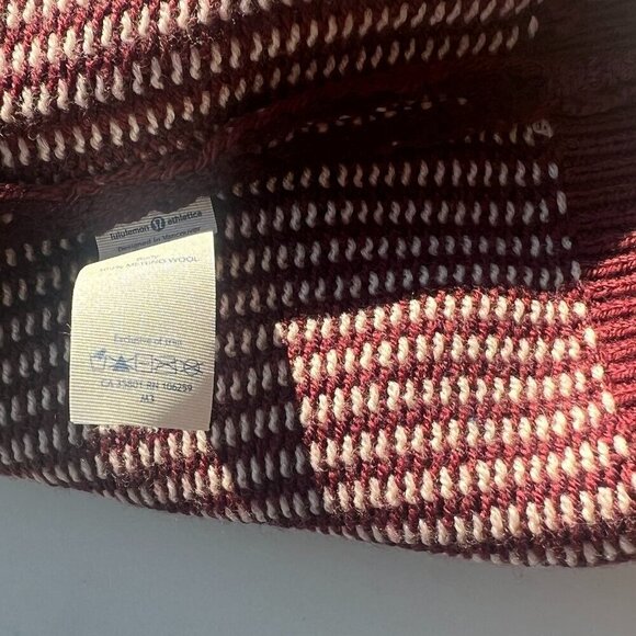 RARE Lululemon 2pack Merino Wool Bordeaux Purple Pink Beanie Hat NWOT - Picture 10 of 15